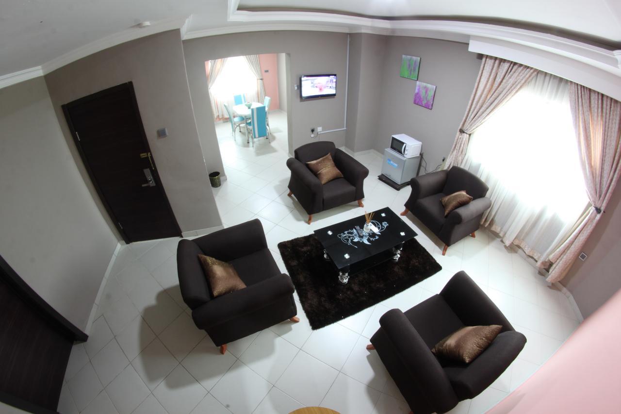 Celia'S Suites Abeokuta Екстериор снимка