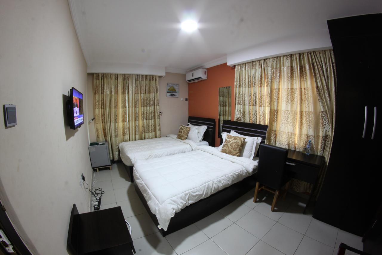 Celia'S Suites Abeokuta Екстериор снимка