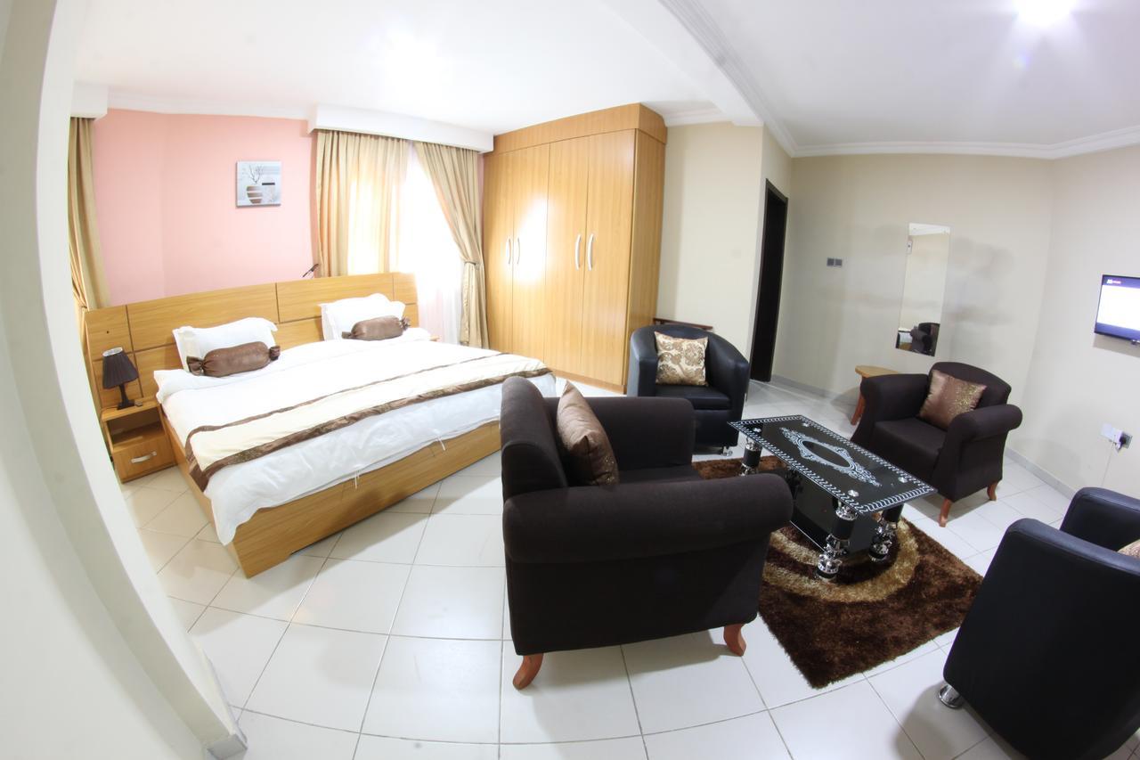 Celia'S Suites Abeokuta Екстериор снимка