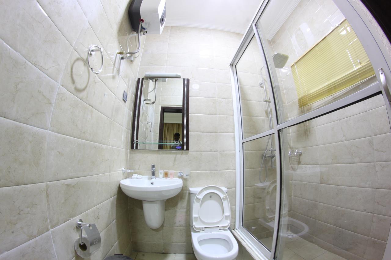 Celia'S Suites Abeokuta Екстериор снимка