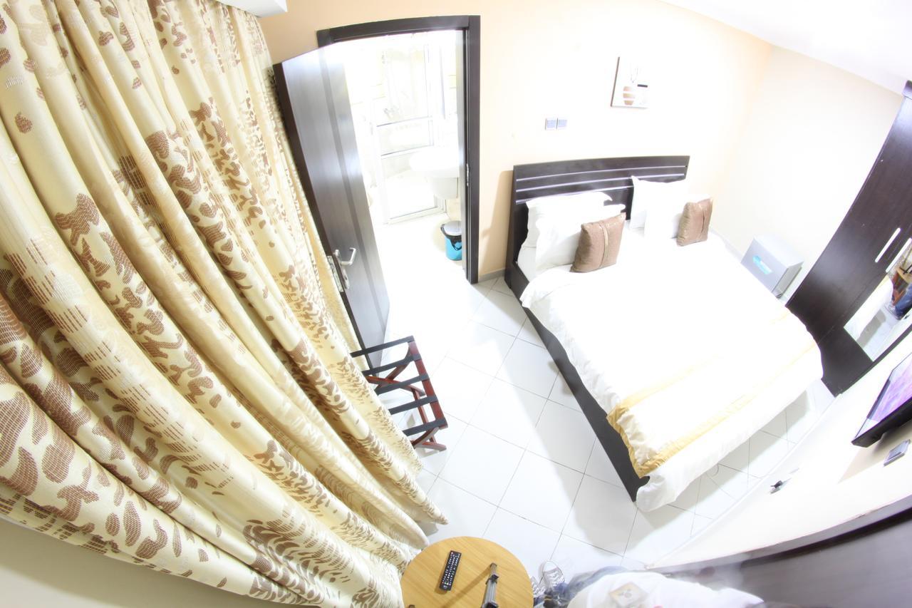 Celia'S Suites Abeokuta Екстериор снимка