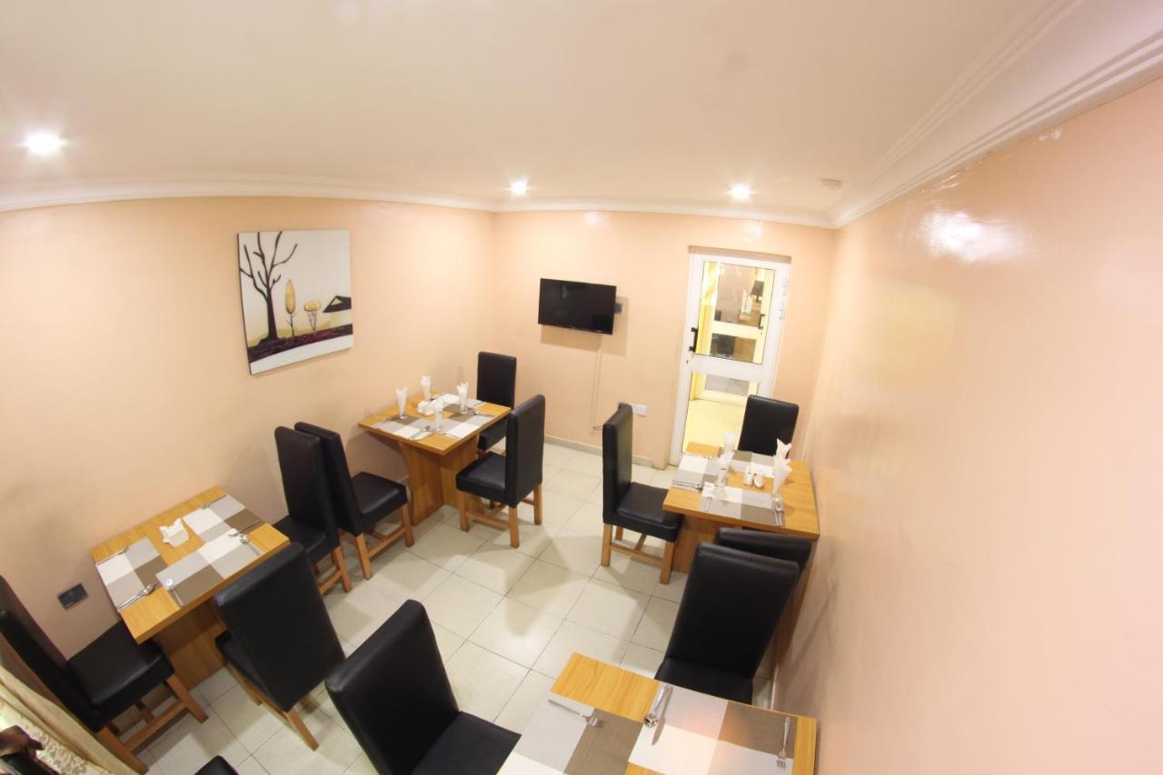 Celia'S Suites Abeokuta Екстериор снимка