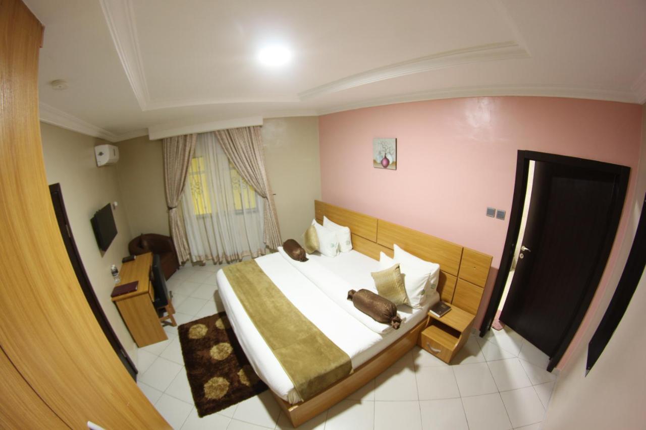 Celia'S Suites Abeokuta Екстериор снимка